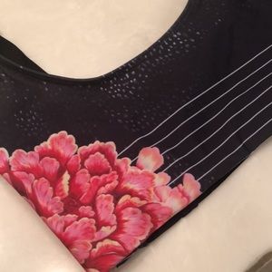 Onzie Flow Graphic Elastic Bra